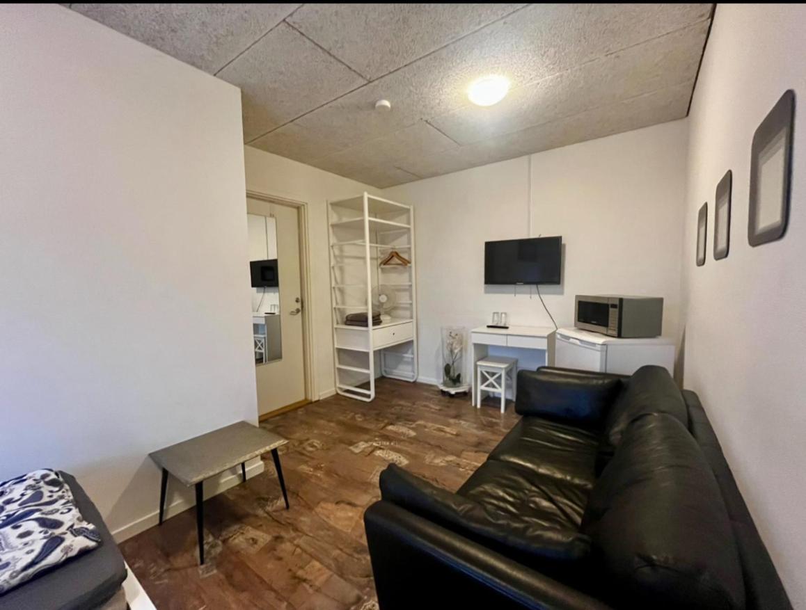 Barneys Rooms Hundige Экстерьер фото