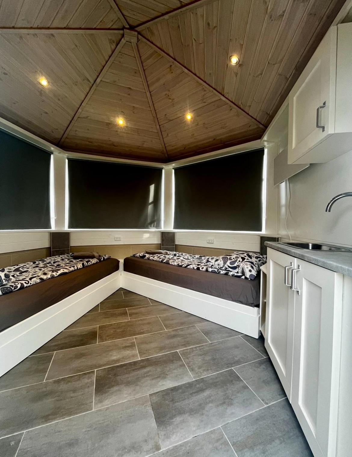 Barneys Rooms Hundige Экстерьер фото