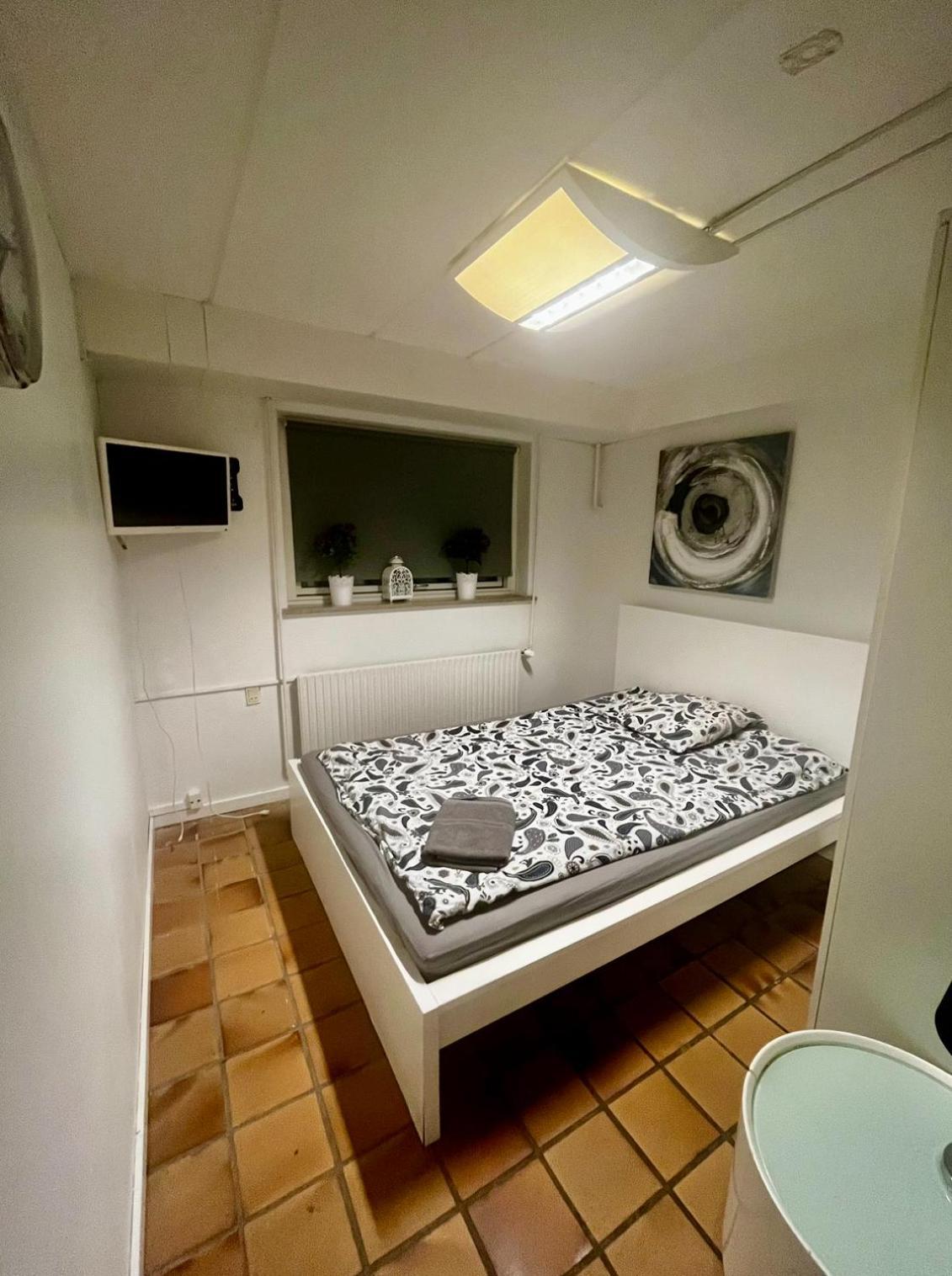 Barneys Rooms Hundige Экстерьер фото