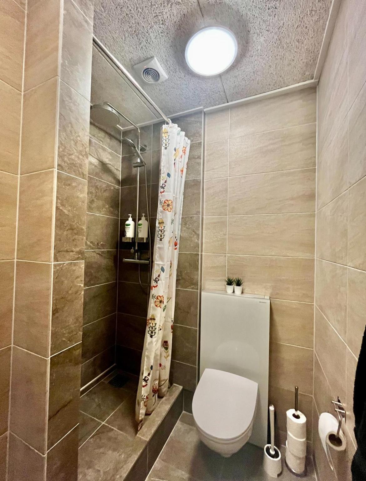 Barneys Rooms Hundige Экстерьер фото